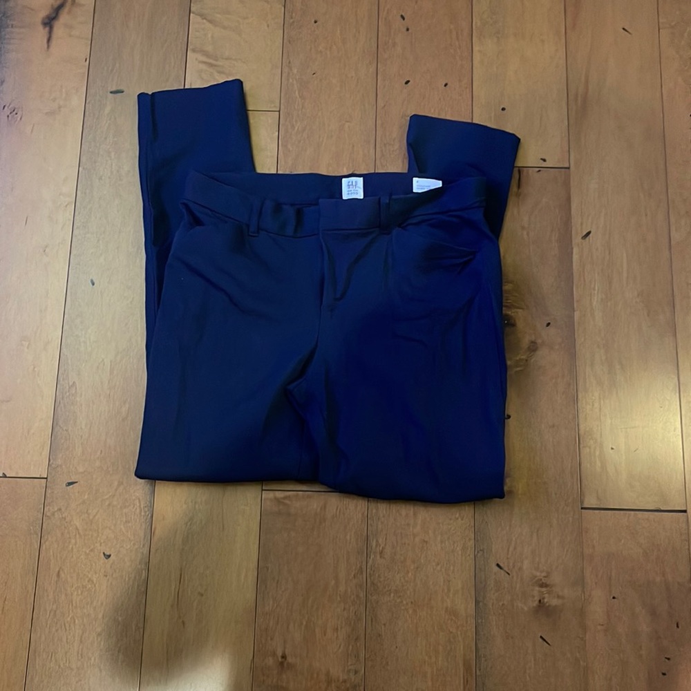 Gap Signature Skinny Navy Blue Pants.